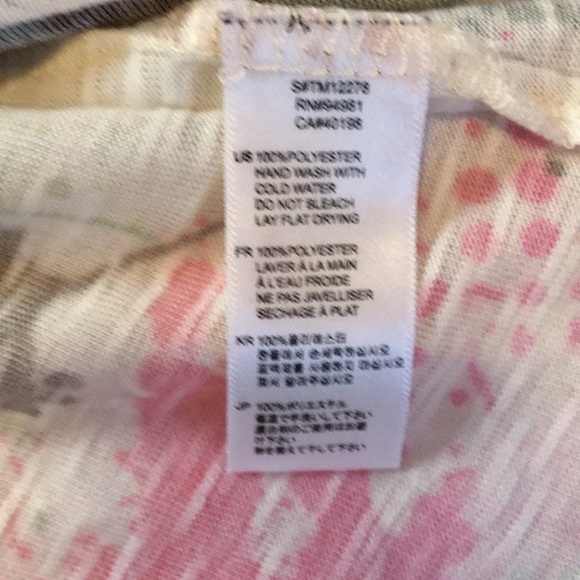 ✂️ TWENTY ONE Light weight T-shirt size small - Picture 5 of 6